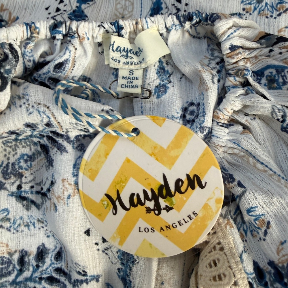 NEW Hayden LA Women's Floral Blouse Crochet Cutout Small - Picture 3 of 3